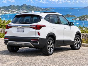 Kia Seltos 2022 Blanc - vue arrière 3/4