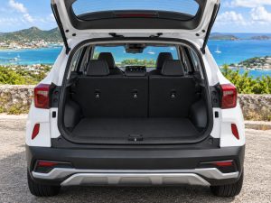Kia Seltos 2022 Blanc - coffre ouvert