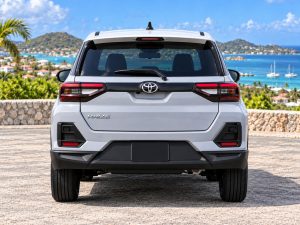 Toyota Raize 2023 Gris clair / blanc - vue arrière 3/4