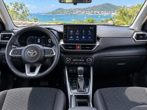 Toyota Raize 2023 Blanc - tableau de bord
