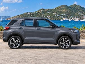 Toyota Raize 2023 Gris foncé - vue de profil