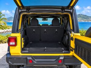 Jeep Wrangler Sport 2020 Jaune - coffre ouvert